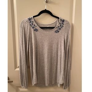 American Eagle long sleeve T shirt